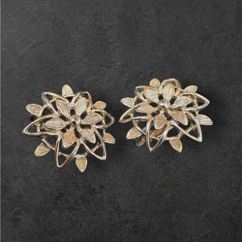 Vintage Gold Tone Sarah Coventry Earrings, Unsigned, Flower Shape, Clip-On